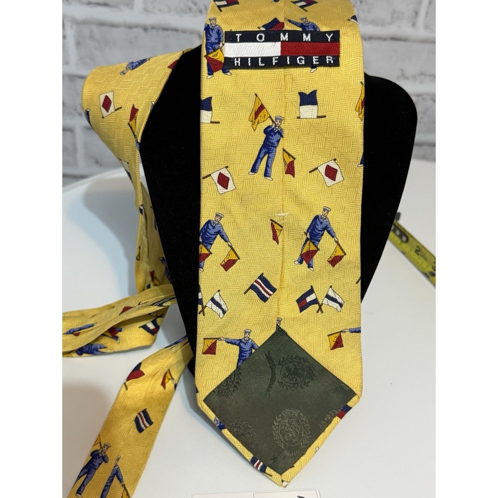 Vintage Tommy Hilfiger Yellow 100% Italian Silk Necktie Nautical Flags USA - Picture 3 of 7